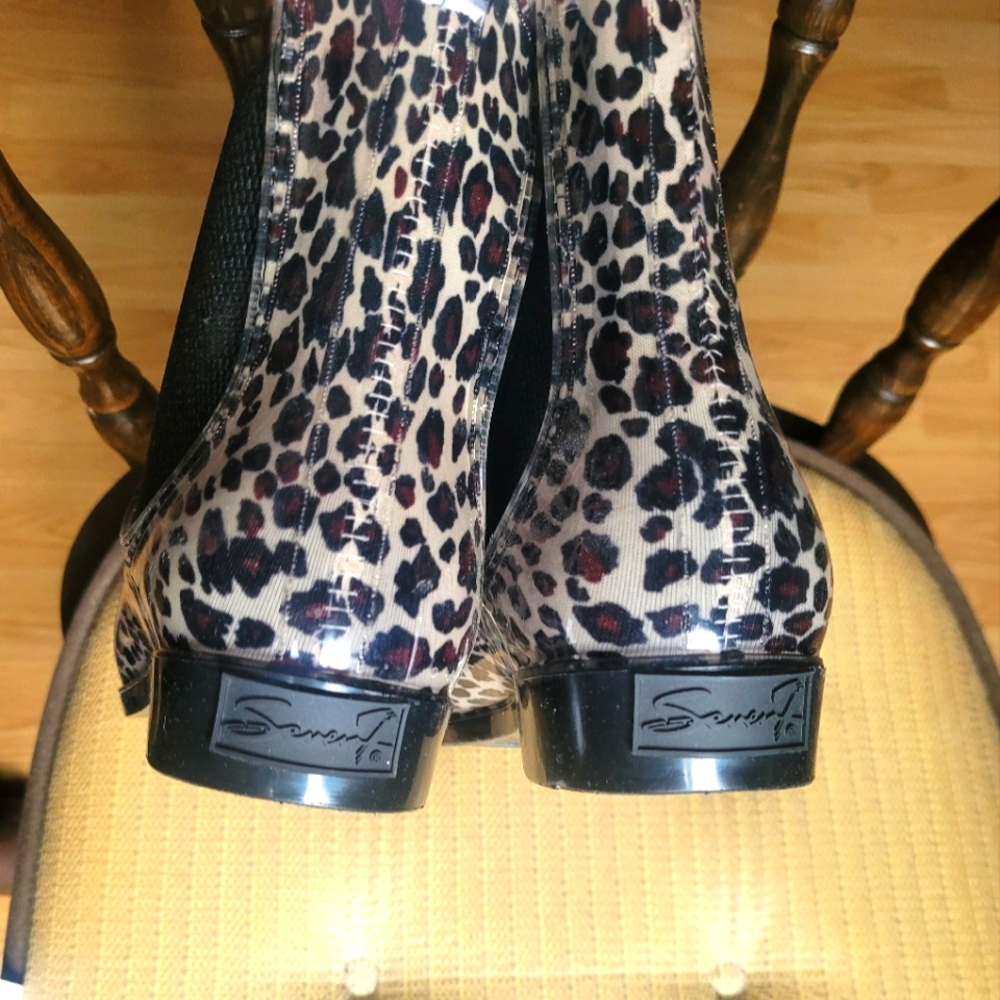 Leopard Print Women's Shoes EUC
